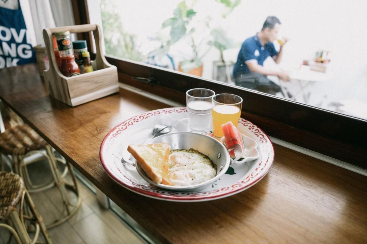 Morn-Ing Hostel Bangkok Exterior foto